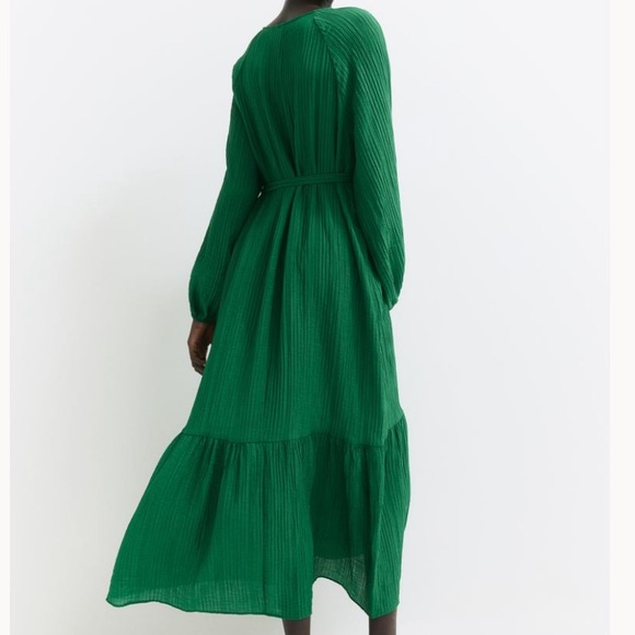 Tie-belt Crepe Dress - Picture 5 of 7